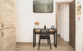 Nice Centre Flat - Modern, Quiet&Brand New